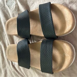 Cliffs women’s sandal / flip flop